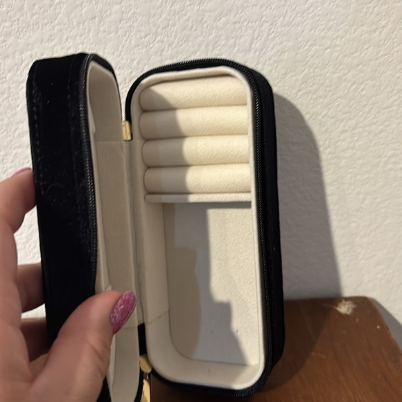 Accessories - Jewelry travel case